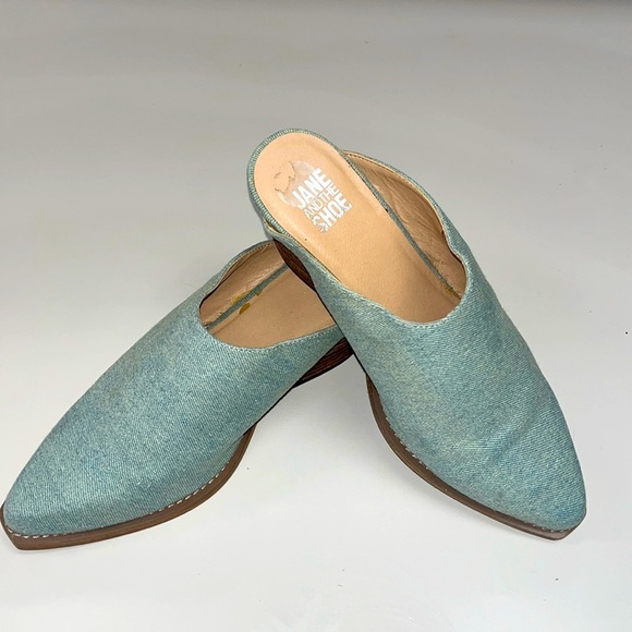 Jane and the Shoe light blue denim pointed toe mules, low wooden heel size 8 - Picture 1 of 13